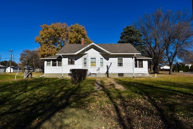 504 Flannery Ave, Cambridge, NE 69022 - photo 4