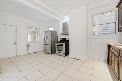 1318 3rd St Rensselaer NY mls-10
