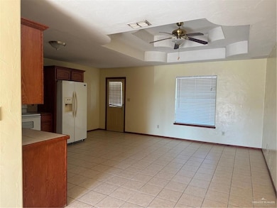 2000 Circle Dr unit 4, Mission, TX 78572 - photo 2