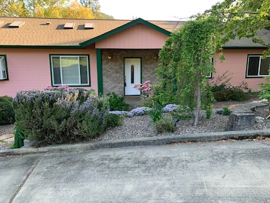 860 5th Ave, Central Point, OR 97502 - photo 2