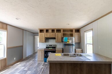 700 Sun Ct, Granbury, TX 76049 - photo 5