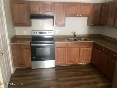 6706 Peter Rabbit Dr N, Jacksonville, FL 32210 - photo 7