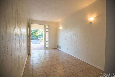 Come on in... to this large foyer