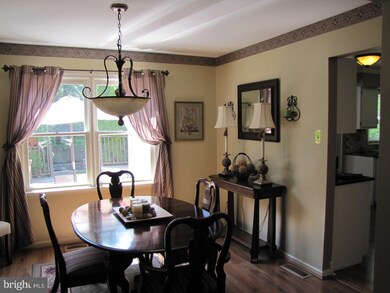 135 Hedgerow Dr, Souderton, PA 18964 - photo 5