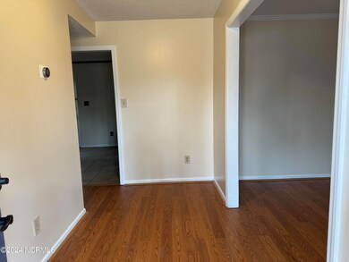 2475 Northwoods Dr, Jacksonville, NC 28540 - photo 4