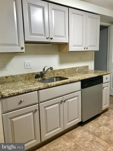 438 West Ct, Glen Burnie, MD 21061 - photo 4