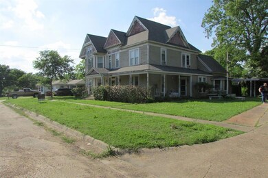 410 W Walnut St, Whitewright, TX 75491 - photo 2