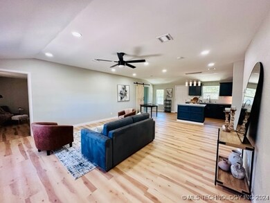 6415 S 43rd West Ave, Tulsa, OK 74132 - photo 3