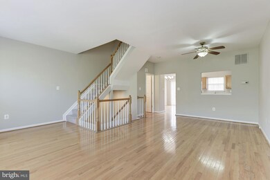 2432 Clover Field Cir, Herndon, VA 20171 - photo 7