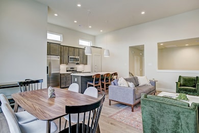 125 Knights Bridge Park Ln, Houston, TX 77018 - photo 7