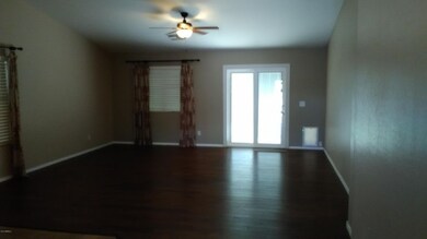 Vaulted Ceilings/Living Rm