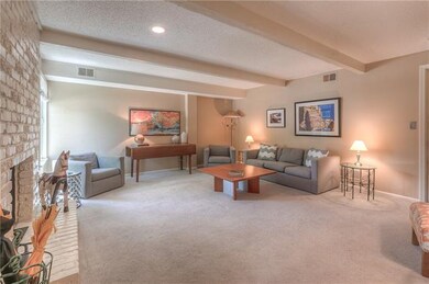 10125 Edelweiss Cir, Shawnee, KS 66203 - photo 3