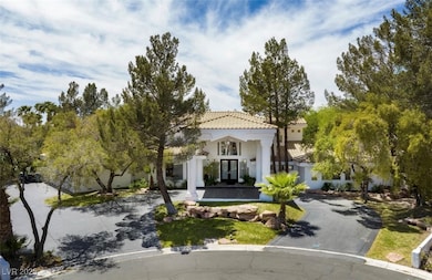 Mediterranean / spanish-style house with french do