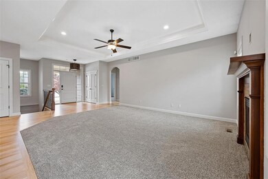 3516 Fitzroy Rd, Hiawatha, IA 52233 - photo 6