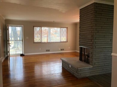 261 S Napoleon Ave, Columbus, OH 43213 - photo 5