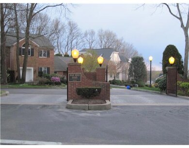 307 Dean Ridge Ct, Cranston, RI 02920 - photo 2