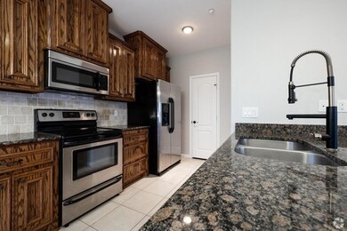 13165 Snow Ln unit 5, Willis, TX 77318 - photo 6