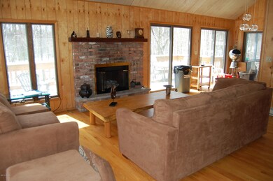 805 Whipple Tree Ct E, Lords Valley, PA 18428 - photo 5