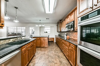 6907 Woodfern Dr, Houston, TX 77040 - photo 7