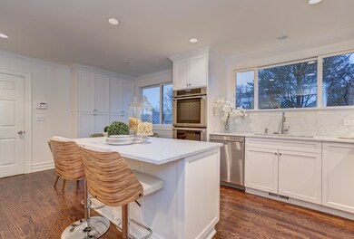 612 W Lyon Farm Dr unit 612, Greenwich, CT 06831 - photo 4