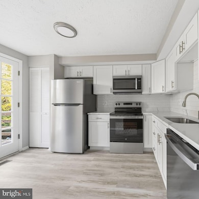 2838 Raymond Ct, Falls Church, VA 22042 - photo 3