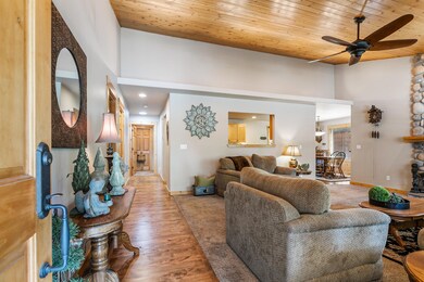 20136 Crystal Mountain Ln, Bend, OR 97702 - photo 4