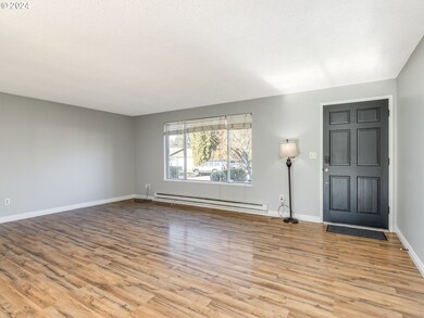 261 E 13th St, Lafayette, OR 97127 - photo 4