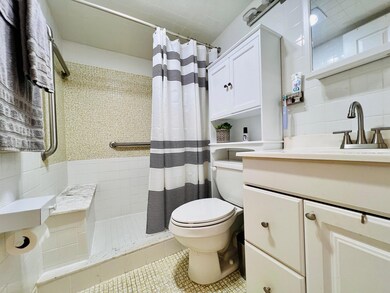 135 Dorchester F, West Palm Beach, FL 33417 - photo 5