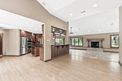 5550 W GILLESPIE RD, COLUMBIA, MO 65203