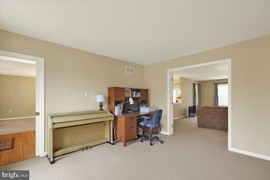 1105 Heathrow Ct, Reading, PA 19606 - photo 6