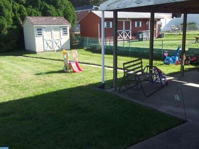 608 Clay Dr, Conshohocken, PA 19428 - photo 5