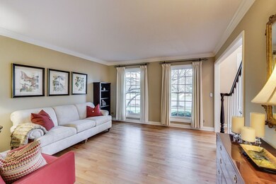 2116 Primrose Ln, Naperville, IL 60565 - photo 2