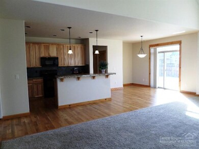 3009 NW 17th St, Redmond, OR 97756 - photo 5