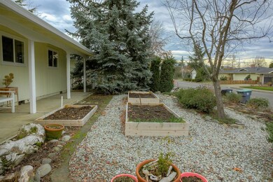 1374 Bonita Ave, Medford, OR 97504 - photo 2