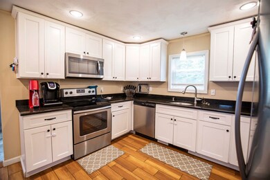 302 High Range Rd, Londonderry, NH 03053 - photo 4