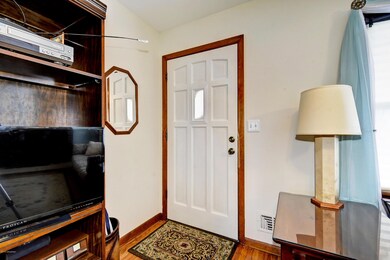 7906 Maple Hill Rd, Louisville, KY 40219 - photo 4