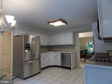 4631 Briar Patch Ct, Fairfax, VA 22032 - photo 5