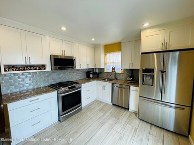 241 Skyline Dr, Staten Island, NY 10304 - photo 7