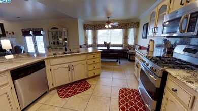 Main House - Kitchen