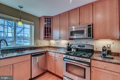 4069 S Four Mile Run Dr unit 102, Arlington, VA 22204 - photo 7