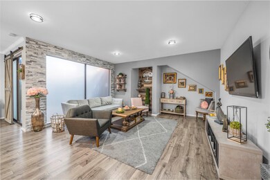 131 Litchfield Ln, Houston, TX 77024 - photo 5