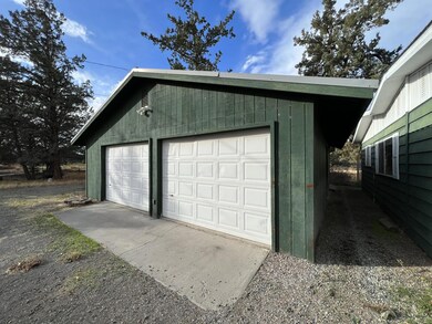 4831 SW Obsidian Ave, Redmond, OR 97756 - photo 5