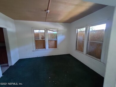 224 W 24 St 32206 den