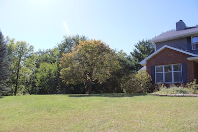 100 Eagle Watch Rd, Muscatine, IA 52761 - photo 2