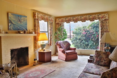 1256 NW Lawnridge Ave, Grants Pass, OR 97526 - photo 4