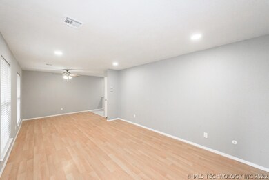 607 W 150th St S, Glenpool, OK 74033 - photo 7