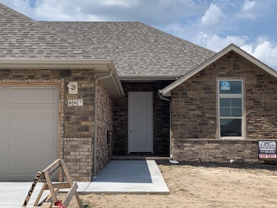 667 N Maplewood Hills Rd, Nixa, MO 65714 - photo 2