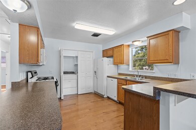 336 Reppert St unit A, Bacliff, TX 77518 - photo 5