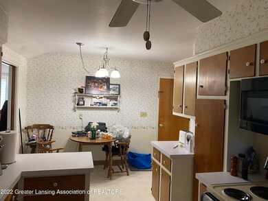 Kitchen/Dining Area