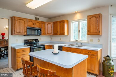 1118 Tuckerton Rd, Reading, PA 19605 - photo 3